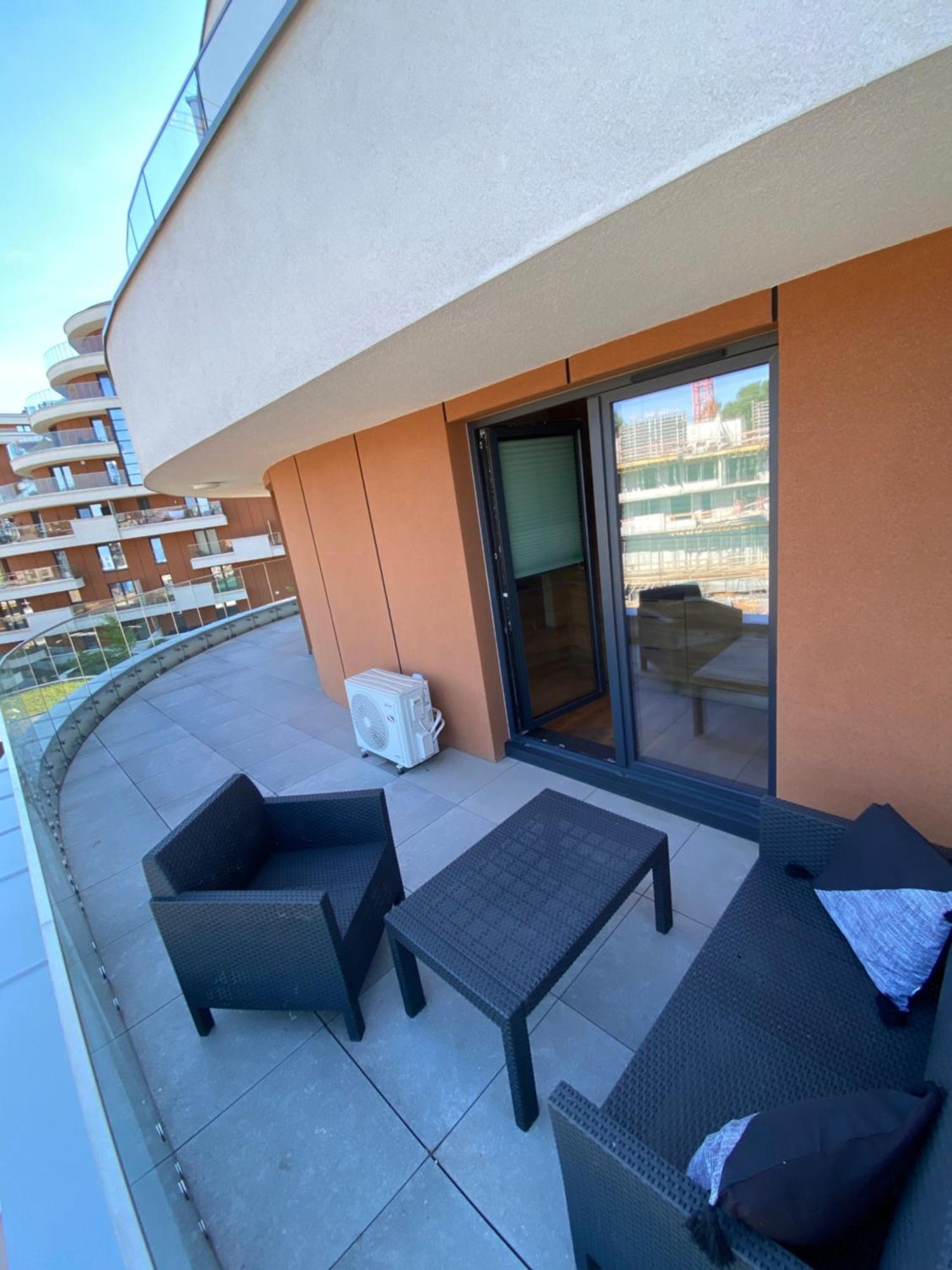 Beautiful And Modern Apartment- Garage- Wislane Tarasy كراكوفيا المظهر الخارجي الصورة